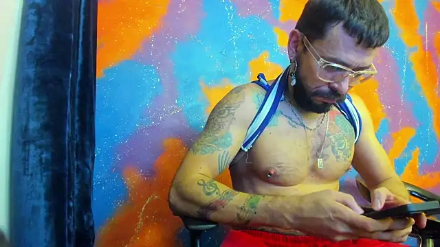 leondevereda online show from October 9, 11:05 pm