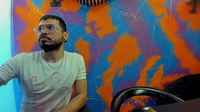 leondevereda online show from September 18, 10:13 pm