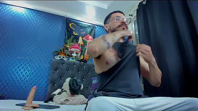 leondevereda online show from March 11, 11:47 pm