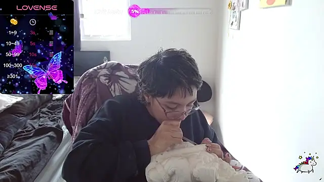 Snapshot of TRIXIE_TANG28 chatting on November 16, 6:01 pm TRIXIE TANG28 online show from November 16, 6:01 pm