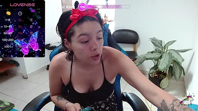 TRIXIE TANG28 online show from April 10, 8:05 pm