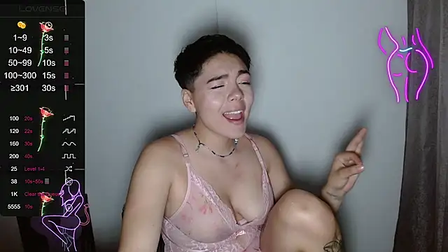 TRIXIE TANG28 online show from March 14, 3:04 am