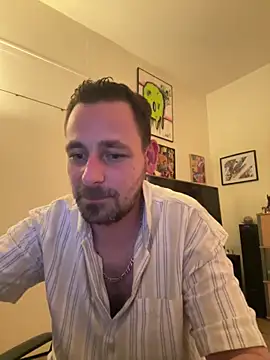 Snapshot of defbond420 chatting on September 13, 9:37 pm defbond420 online show from September 13, 9:37 pm