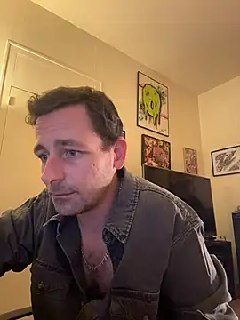 Snapshot of defbond420 chatting on November 17, 9:08 pm defbond420 online show from November 17, 9:08 pm