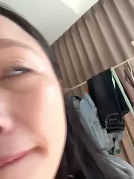 Krismil3 online show from April 4, 1:12 am