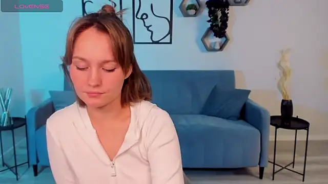 BritnieCute online show from November 11, 5:35 am