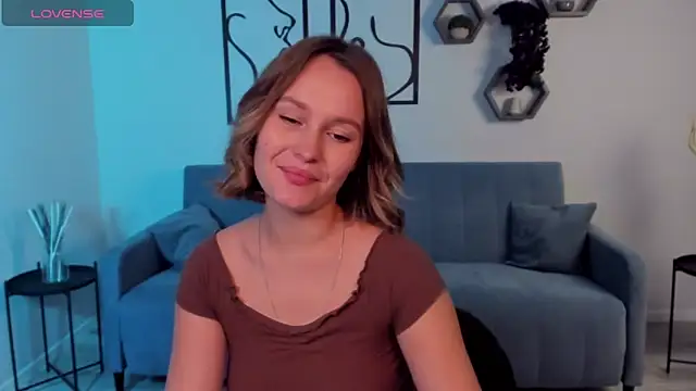 Snapshot of BritnieCute chatting on October 14, 4:57 am BritnieCute online show from October 14, 4:57 am
