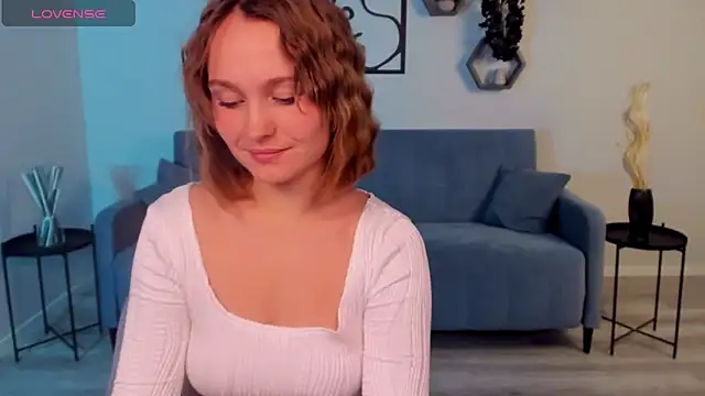 BritnieCute online show from November 17, 5:33 am