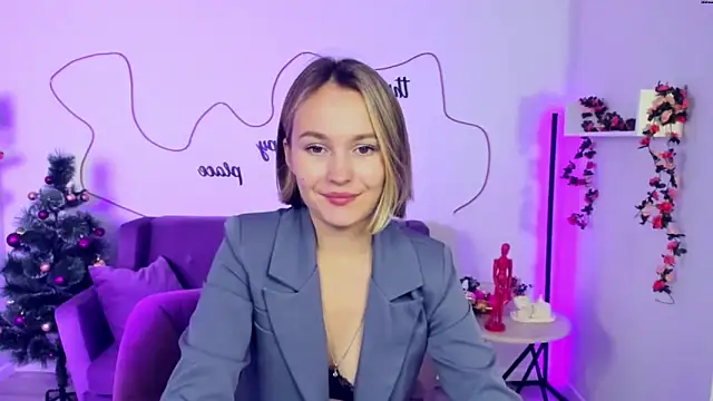 Snapshot of BritnieCute chatting on December 26, 5:58 am BritnieCute online show from December 26, 5:58 am