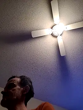 big8dall online show from April 12, 2:04 am