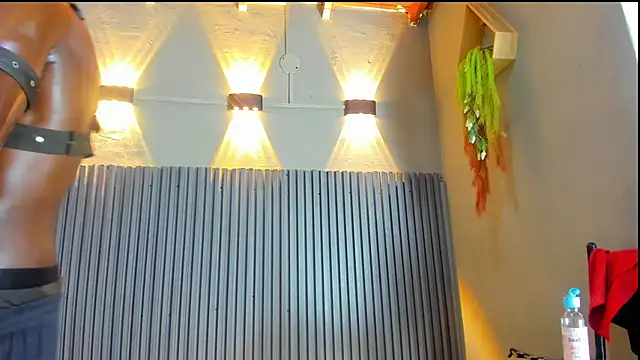 jhonjairo85  online show from December 1, 4:24 am