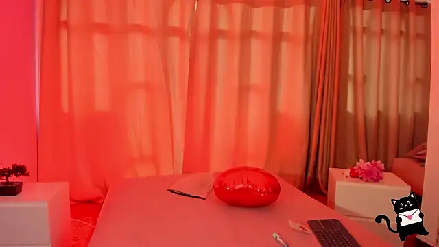 ZoeHarris online show from February 14, 8:20 pm