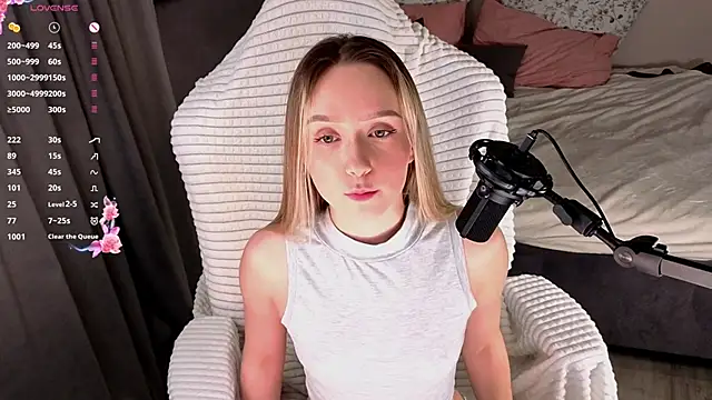 Snapshot of HollisBeckett chatting on February 20, 7:10 am HollisBeckett online show from February 20, 7:10 am