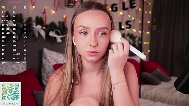 Snapshot of HollisBeckett chatting on December 23, 1:05 am HollisBeckett online show from December 23, 1:05 am