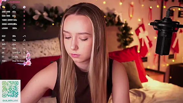 Snapshot of HollisBeckett chatting on December 15, 2:28 am HollisBeckett online show from December 15, 2:28 am