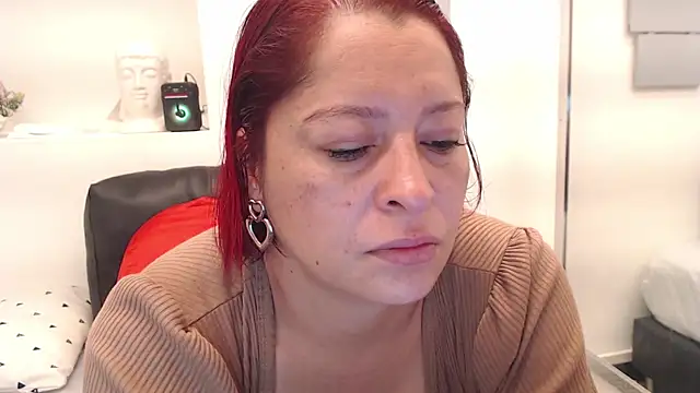 eva twiss online show from November 18, 12:30 pm