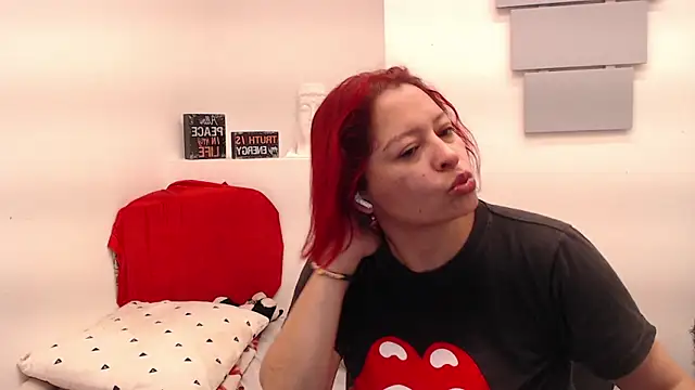 Snapshot of eva_twiss chatting on February 21, 12:07 pm eva twiss online show from February 21, 12:07 pm