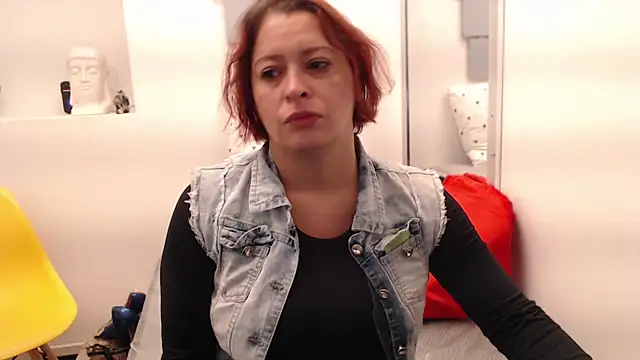 eva twiss online show from November 5, 11:46 am