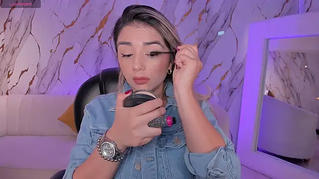 ChloePreston  online show from May 27, 11:06 am