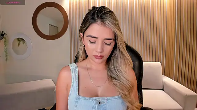 ChloePreston  online show from April 13, 11:47 am