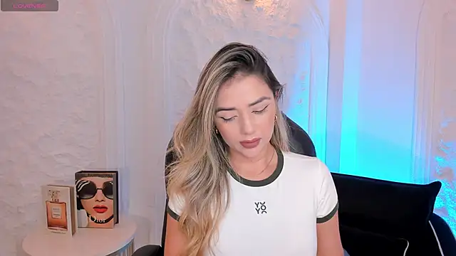 ChloePreston  online show from May 19, 11:50 am