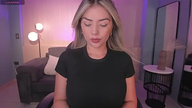 ChloePreston  online show from April 7, 10:50 am