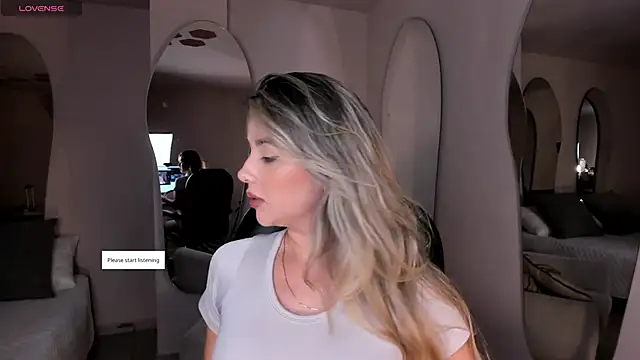 ChloePreston  online show from May 3, 10:53 am