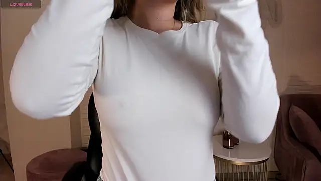ChloePreston  online show from March 17, 10:38 am