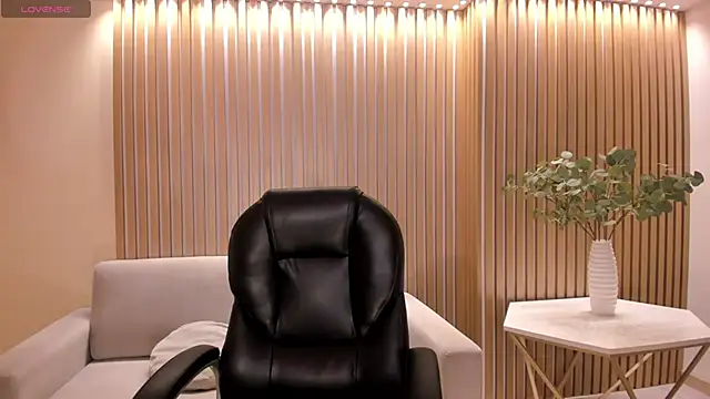 Snapshot of ChloePreston_ chatting on June 12, 11:19 am ChloePreston online show from June 12, 11:19 am