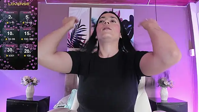 BellaClaiir online show from November 1, 2:33 pm