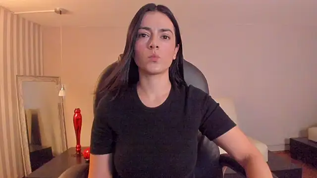 BellaClaiir online show from December 1, 3:13 pm