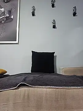 dickinyouto online show from November 13, 6:56 pm
