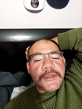 CluelessIcing2 online show from November 12, 6:28 am