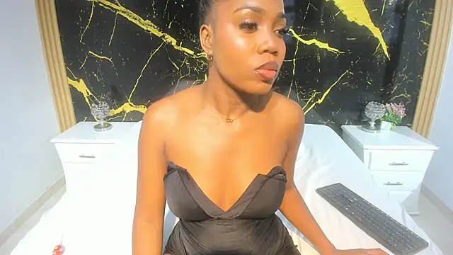 CarlieLyn online show from February 12, 7:13 pm