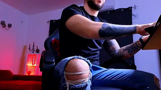 MightyAaron66 online show from December 17, 5:34 am