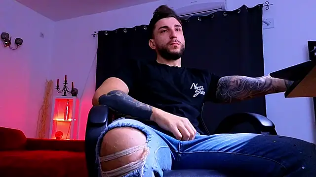 MightyAaron66 online show from November 17, 5:33 am