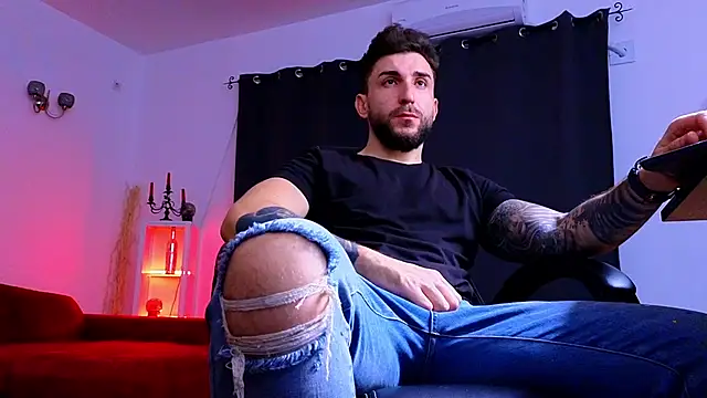 MightyAaron66 online show from November 18, 3:26 pm