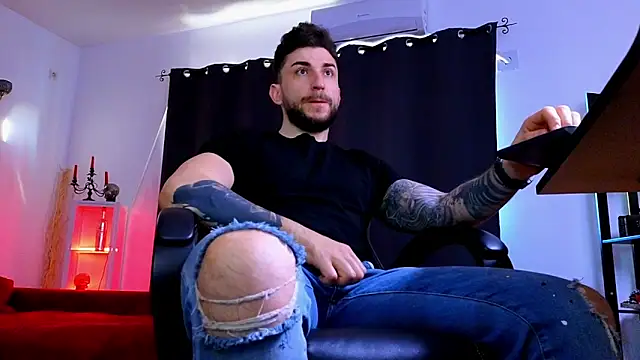 MightyAaron66 online show from April 7, 4:36 am