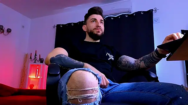 MightyAaron66 online show from March 22, 5:32 am