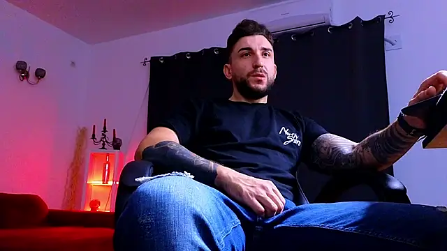 MightyAaron66 online show from October 30, 2:54 am