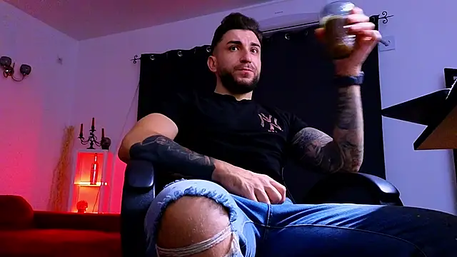 MightyAaron66 online show from November 6, 3:21 am