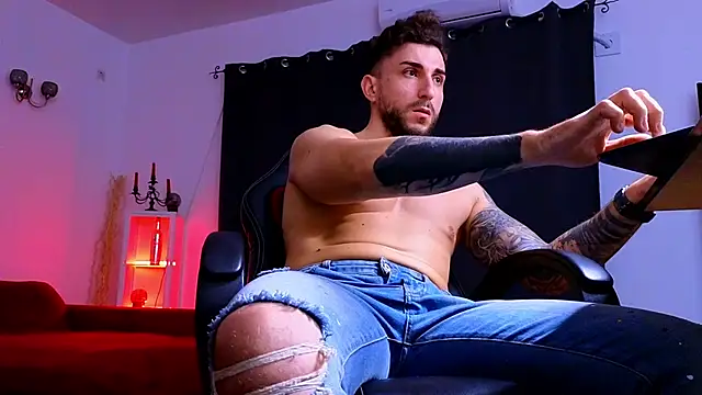 MightyAaron66 online show from November 11, 3:29 pm