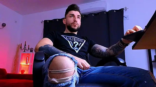 MightyAaron66 online show from January 17, 5:22 am