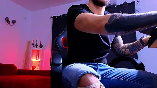 MightyAaron66 online show from October 31, 3:25 am