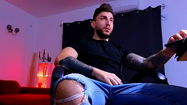 MightyAaron66 online show from November 3, 4:07 am