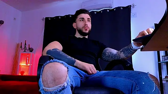 MightyAaron66 online show from April 30, 7:26 am