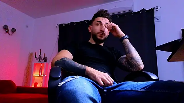 MightyAaron66 online show from November 12, 4:49 am