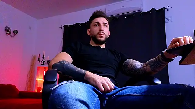 MightyAaron66 online show from November 13, 4:49 am