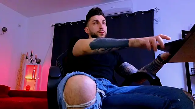 MightyAaron66 online show from April 21, 1:07 am