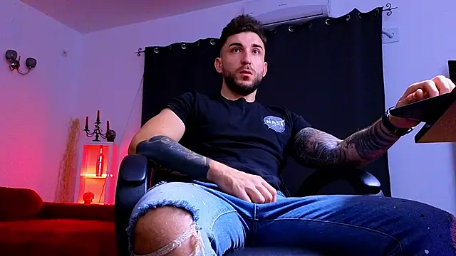 MightyAaron66 online show from November 21, 3:38 am